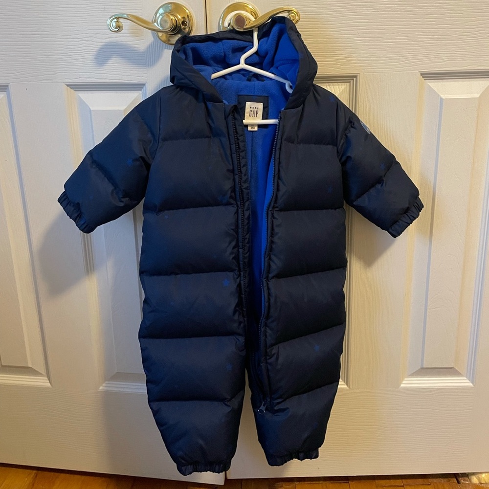 Gap Down filled Snowsuit Size 12-18 Worn only once! Navy Blue